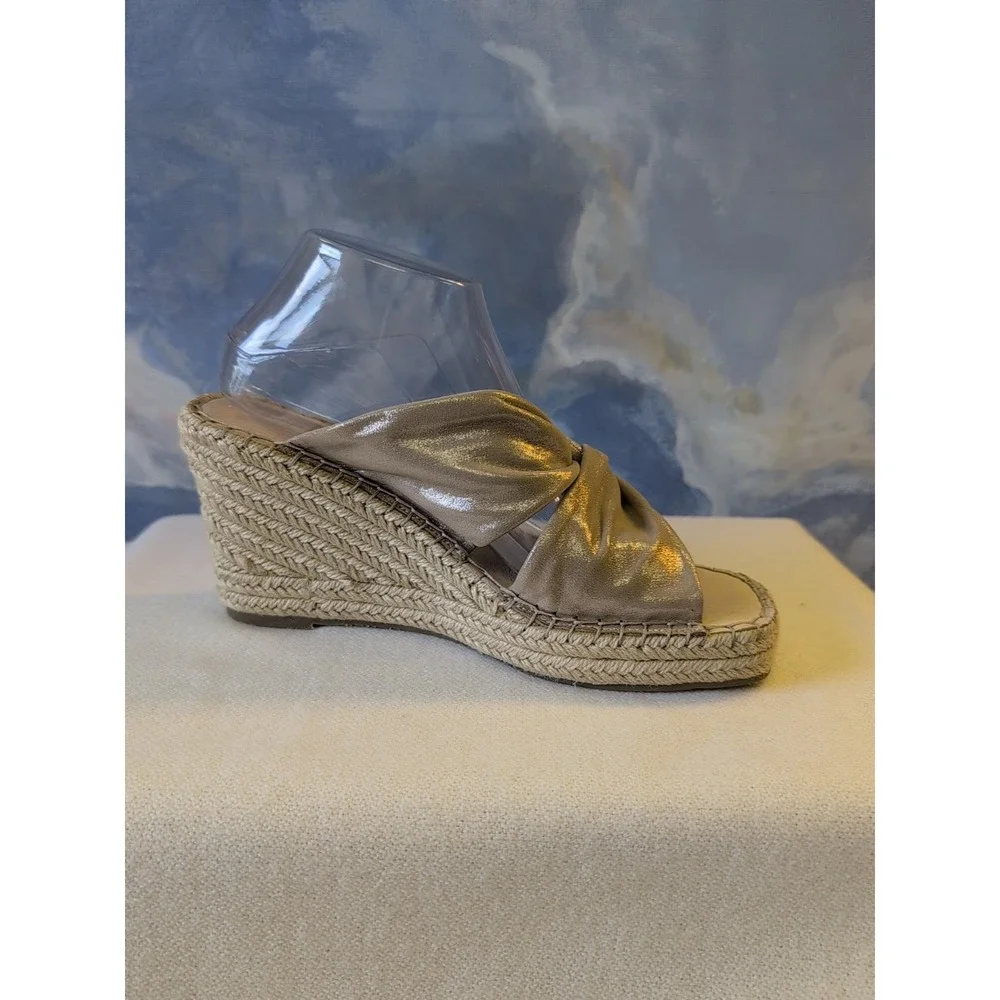 NEW! Chocolat Blu 9.5 'Sabrina' Platform Wedge $188 In Champagne